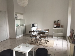 appartement à la location -   11100  NARBONNE, surface 27 m2 location appartement - APR717821